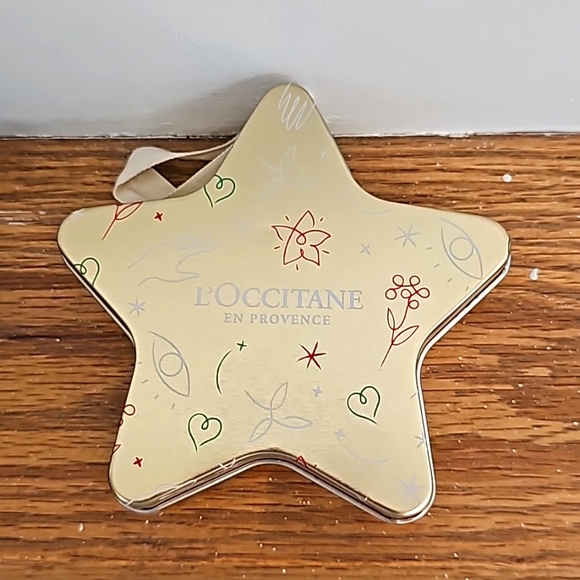 * L'OCCITANE EMPTY CHRISTMAS/ HOLIDAY METAL TIN - Picture 1 of 3